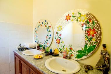 Maison de vacances �/en/au denpasar (Bali)ou appartement ou maison de vacances