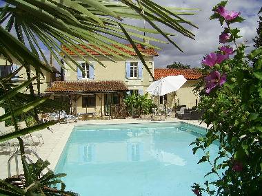 Villa �/en/au Parcoul (Dordogne)ou appartement ou maison de vacances