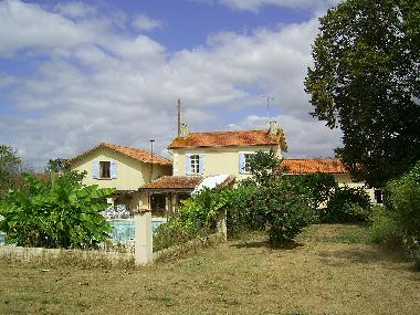 Villa �/en/au Parcoul (Dordogne)ou appartement ou maison de vacances
