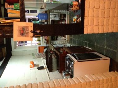 vue de la cuisine depuis le salon