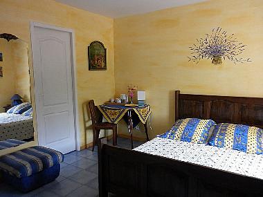 Chambre avec petit djeuner /en/au Montagnac-Montpezat (Alpes-de-Haute-Provence)ou appartement ou maison de vacances