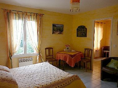 Chambre avec petit djeuner /en/au Montagnac-Montpezat (Alpes-de-Haute-Provence)ou appartement ou maison de vacances