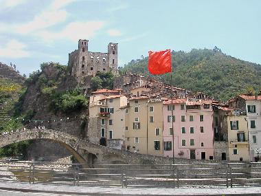 BOURG MEDIEVAL
