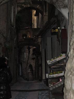 UNE EPICERIE DU BOURG A 50 M APPARTEMENT