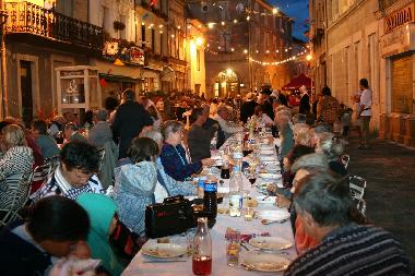 Chambre avec petit d�jeuner �/en/au Lauzun (Lot-et-Garonne)ou appartement ou maison de vacances