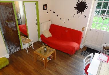 Salon avec un canap� convertible