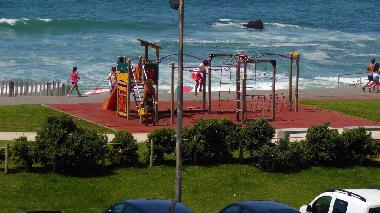 Air de jeux (in front of appartement)