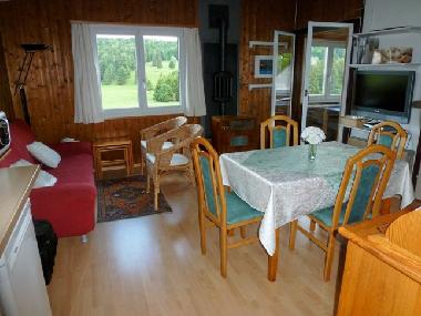 Chalet �/en/au Lajoux (La Chaux-de-Fonds)ou appartement ou maison de vacances