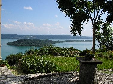 Chalet �/en/au Lajoux (La Chaux-de-Fonds)ou appartement ou maison de vacances