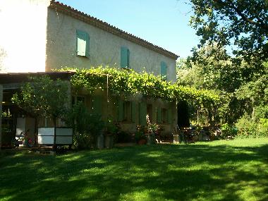 Maison de vacances �/en/au ROGNES (Bouches-du-Rh�ne)ou appartement ou maison de vacances