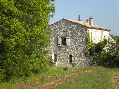 Maison de vacances �/en/au La Garde Adh�mar (Dr�me)ou appartement ou maison de vacances