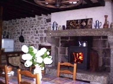 Maison de vacances �/en/au Saint Priest des Champs (Puy-de-D�me)ou appartement ou maison de vacances