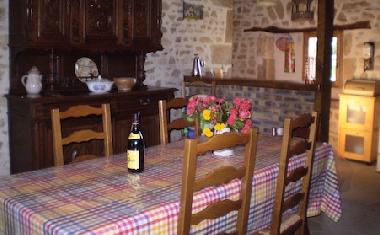 Maison de vacances �/en/au Saint Priest des Champs (Puy-de-D�me)ou appartement ou maison de vacances