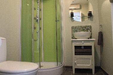 Chambre avec petit d�jeuner �/en/au Exideuil sur Vienne (Charente)ou appartement ou maison de vacances