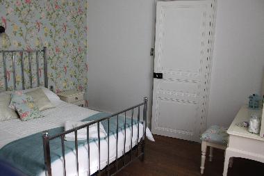 Chambre avec petit d�jeuner �/en/au Exideuil sur Vienne (Charente)ou appartement ou maison de vacances