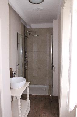 Chambre avec petit d�jeuner �/en/au Exideuil sur Vienne (Charente)ou appartement ou maison de vacances