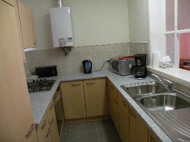 Lacuisine avec four et galement micro-ondes