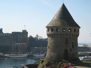 Maison de vacances /en/au PLOUNEOUR TREZ (Finistre)ou appartement ou maison de vacances