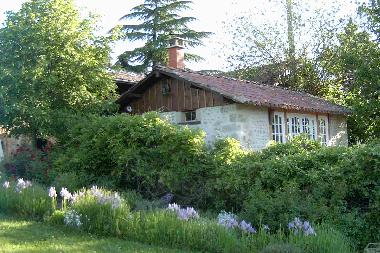 Chambre avec petit djeuner /en/au Montmiral (Drme)ou appartement ou maison de vacances