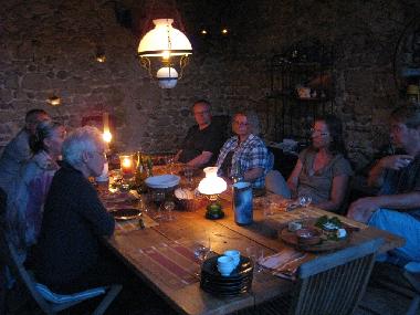 Chambre avec petit djeuner /en/au Montmiral (Drme)ou appartement ou maison de vacances