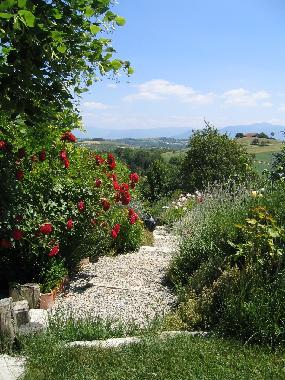 Chambre avec petit djeuner /en/au Montmiral (Drme)ou appartement ou maison de vacances