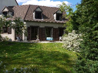 Appartement de vacances �/en/au colombes (Hauts-de-Seine)ou appartement ou maison de vacances