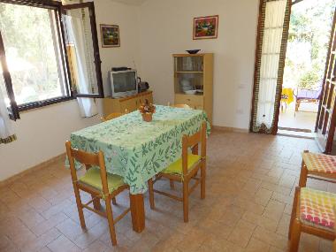 Maison de vacances /en/au PULA (Cagliari)ou appartement ou maison de vacances