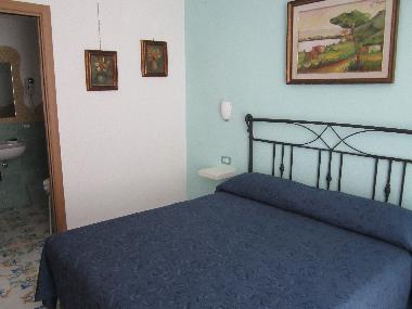 Chambre avec petit d�jeuner �/en/au Ischia (Napoli)ou appartement ou maison de vacances