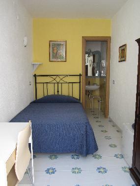 Chambre avec petit d�jeuner �/en/au Ischia (Napoli)ou appartement ou maison de vacances
