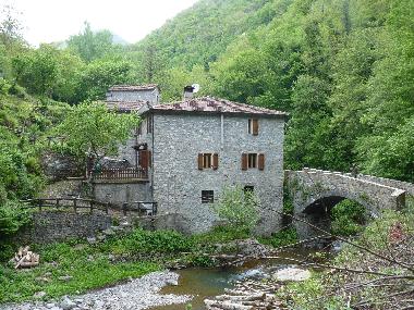 Maison de vacances /en/au Cantagallo (Prato)ou appartement ou maison de vacances