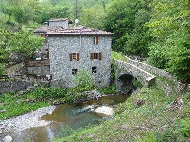 Maison de vacances /en/au Cantagallo (Prato)ou appartement ou maison de vacances