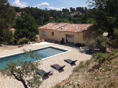 VILLA NEUVE AVEC PISCINE