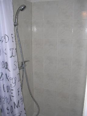 Maison de vacances �/en/au ARLES (Bouches-du-Rh�ne)ou appartement ou maison de vacances