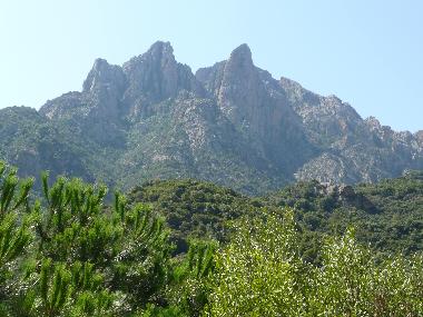 Vue sur le Jardn et Les Trois Seigneurs