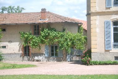 Palais / Chteau /en/au La Pacaudiere (Loire)ou appartement ou maison de vacances