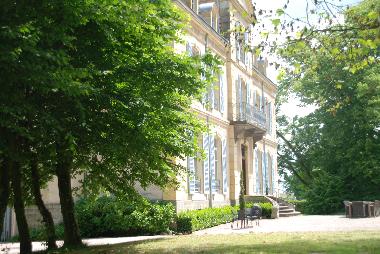 Palais / Chteau /en/au La Pacaudiere (Loire)ou appartement ou maison de vacances