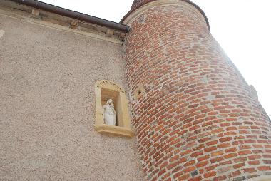 Palais / Chteau /en/au La Pacaudiere (Loire)ou appartement ou maison de vacances