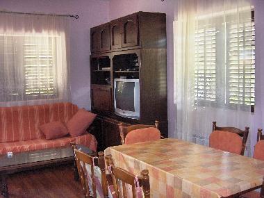 Appartement de vacances /en/au Raslina (Sibensko-Kninska)ou appartement ou maison de vacances