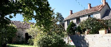 Maison de vacances �/en/au Vesdun (Centre)ou appartement ou maison de vacances