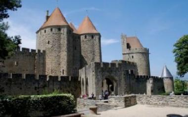 Chambre avec petit d�jeuner �/en/au CARCASSONNE (Aude)ou appartement ou maison de vacances