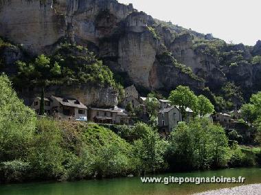 Maison de vacances /en/au Sainte Enimie (Lozre)ou appartement ou maison de vacances