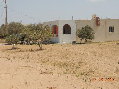 Maison de vacances �/en/au Midoun (Madanin)ou appartement ou maison de vacances