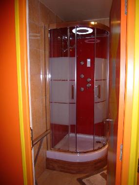 cabine douche hydromassante avec radio