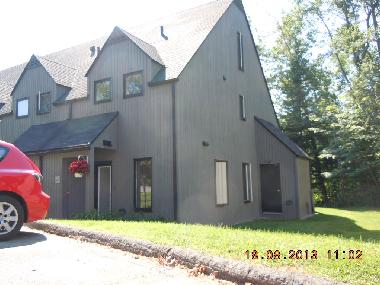 Maison de vacances �/en/au piedmont (Quebec)ou appartement ou maison de vacances