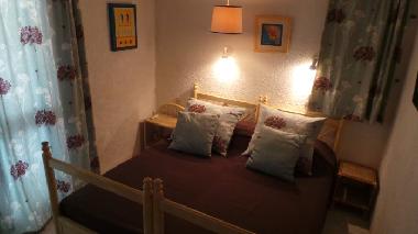 2me chambre double ouvrant sur terrasse, vue mer.