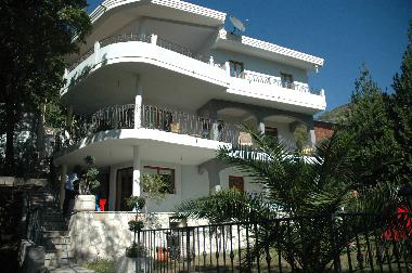 Villa �/en/au Bar-Utjeha-Kruce (Mont�n�gro)ou appartement ou maison de vacances
