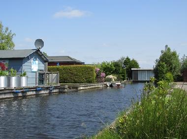 Chalet /en/au Lemmer (Friesland)ou appartement ou maison de vacances