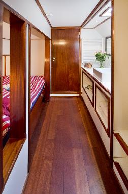Bateau /en/au Harlingen (Friesland)ou appartement ou maison de vacances