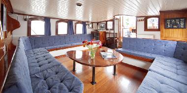 Bateau /en/au Harlingen (Friesland)ou appartement ou maison de vacances