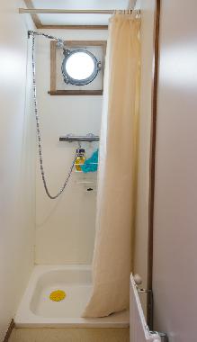 Bateau /en/au Harlingen (Friesland)ou appartement ou maison de vacances